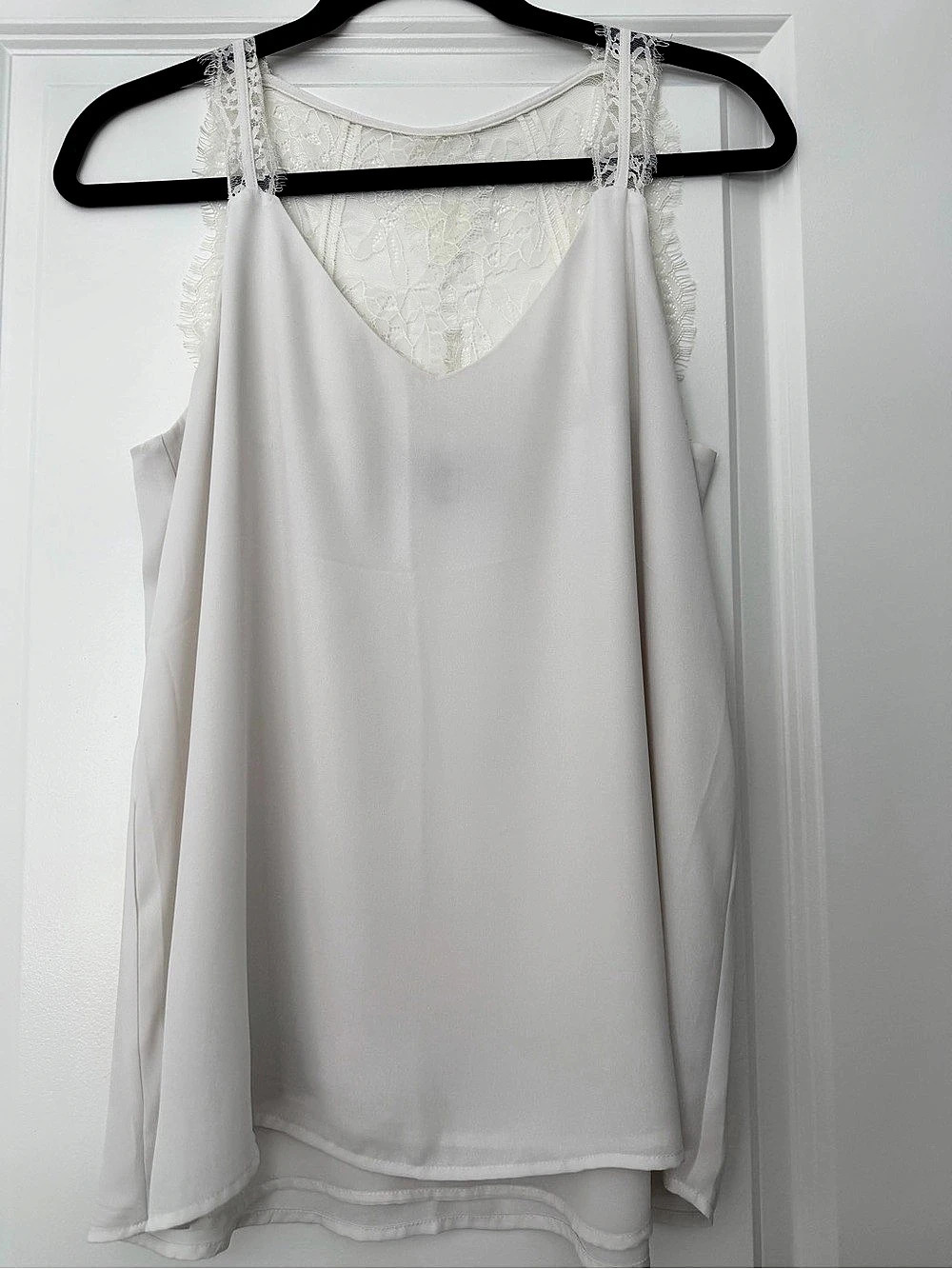 LOFT Lace Cami in Cream Size Medium